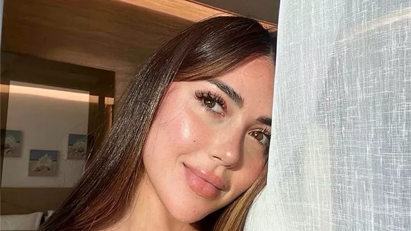 سارة سلامة تتصدر الترند وتعود بأكثر من عمل فني 