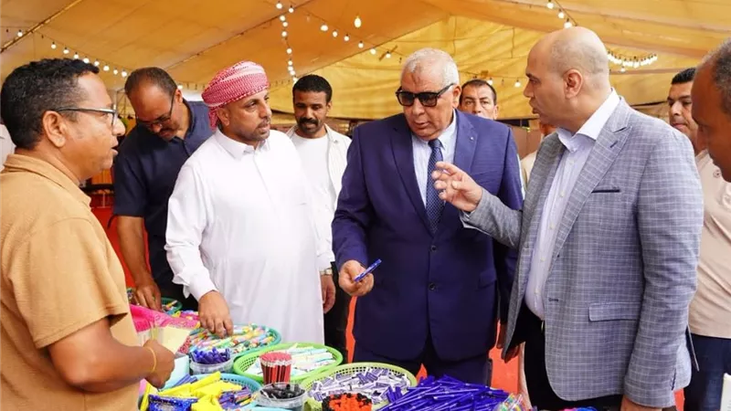 محافظ مطروح يفتتح معرض 