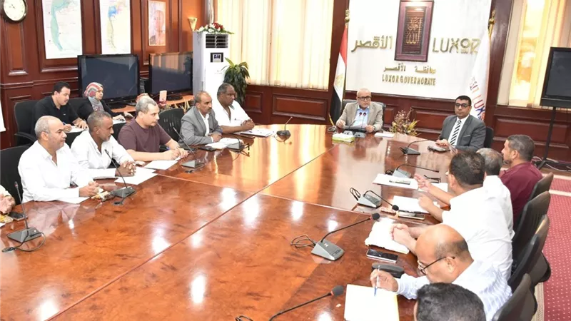 محافظ الأقصر يوجه بسرعة إنجاز ملف تقنين أراضى أملاك الدولة