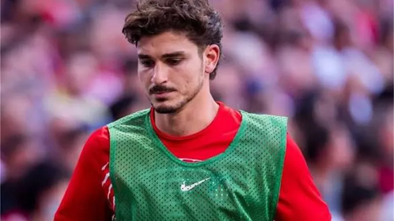 أتلتيكو مدريد يرفض بيع ألفاريز لبرشلونة رغم رغبة اللاعب