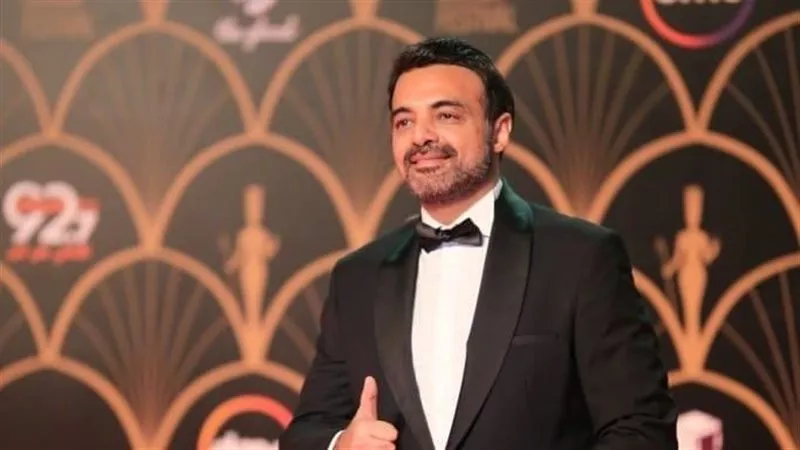 عمرو محمود ياسين يفاجئ الجمهور بمشاركته في «القصة الكاملة».. تفاصيل حكايته