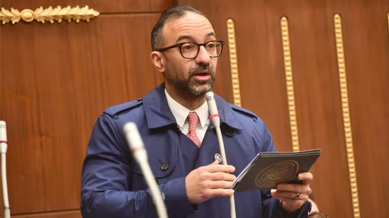 سؤال برلماني لوزير الاتصالات ِبشأن اشتراط بصمة الوجه لتسجيل خطوط الهاتف