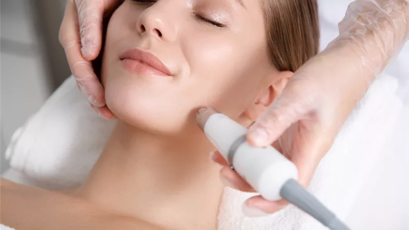 أفضل طرق إزالة شعر الوجه 