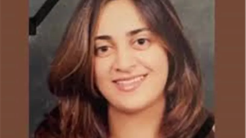 تشييع جنازة ابنة الفنانة نجلاء فتحى من مسجد عمر بن عبد العزيز.. غدا