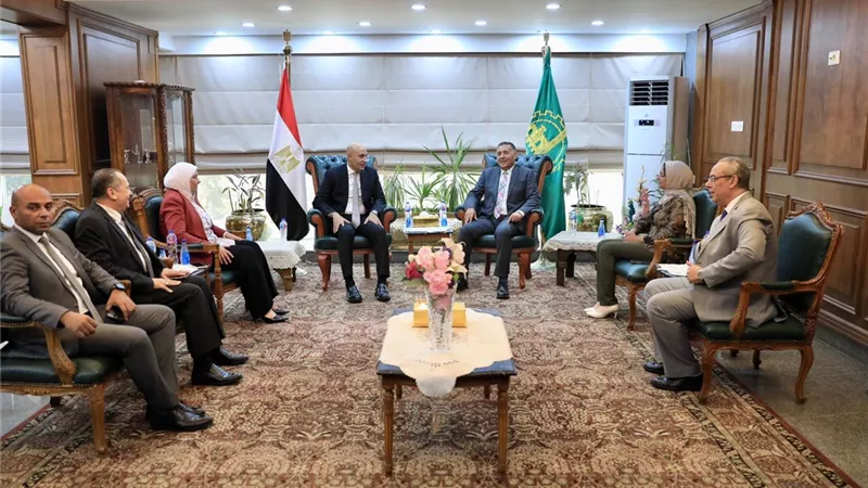 في عيدها القومي.. وزير التعليم يفتتح 3 مدارس جديدة بالقليوبية