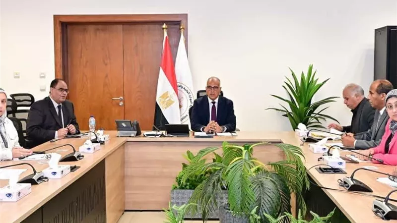 سويلم يوجه بإعادة هيكلة جهات الري لرفع الكفاءة وتحسين الخدمات للمواطنين