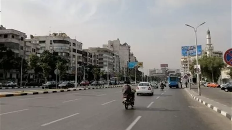 سيولة مرورية بميدان التحرير وكورنيش النيل والدائري.. وتباطؤ بشارع الهرم