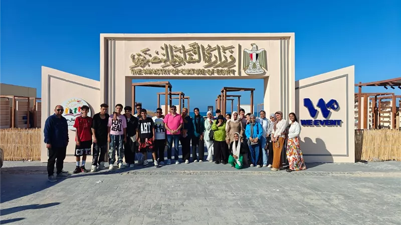 طلاب مدارس التكنولوجيا التطبيقية يكتشفون معالم العلمين الجديدة.. وفرقة «أوبرا عربي»