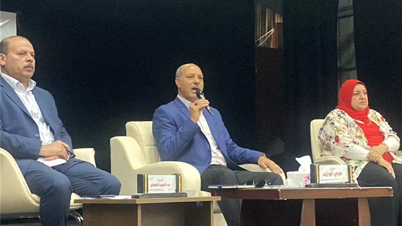 «أبوزيد» يوجه بدعم غير القادرين ويؤكد توفير المستلزمات المدرسية بالمجان