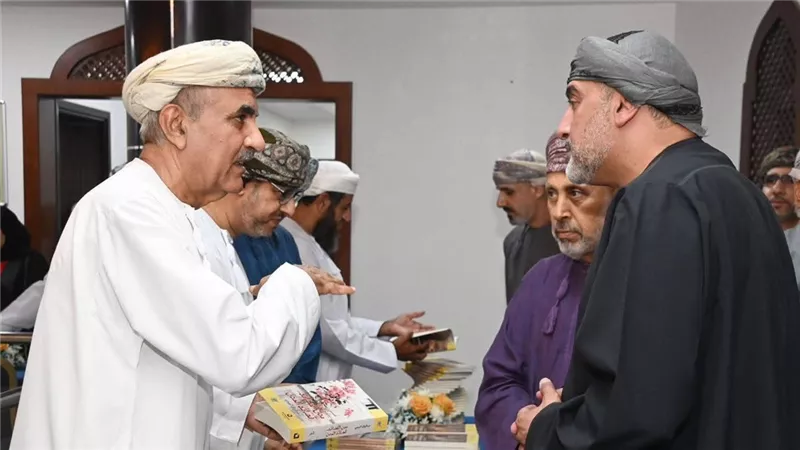 عبد الرزاق الربيعي يطرح «مدن القصائد.. قصائد المدن» في سلطنة عُمان