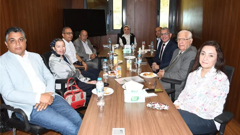مجلس إدارة مركز النانو تكنولوجي بجامعة عين شمس يبحث بدء التشغيل الفعلي 