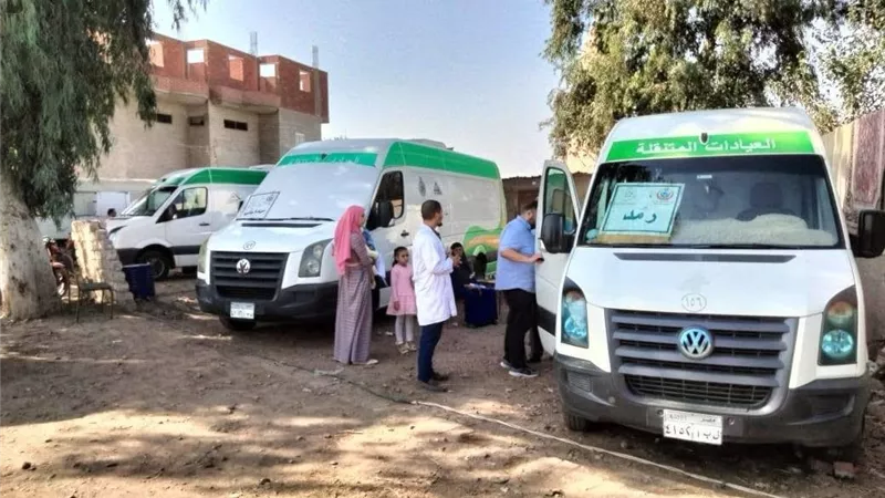 الكشف والعلاج مجانًا.. خريطة القوافل الطبية بقرى قنا خلال سبتمبر 2026