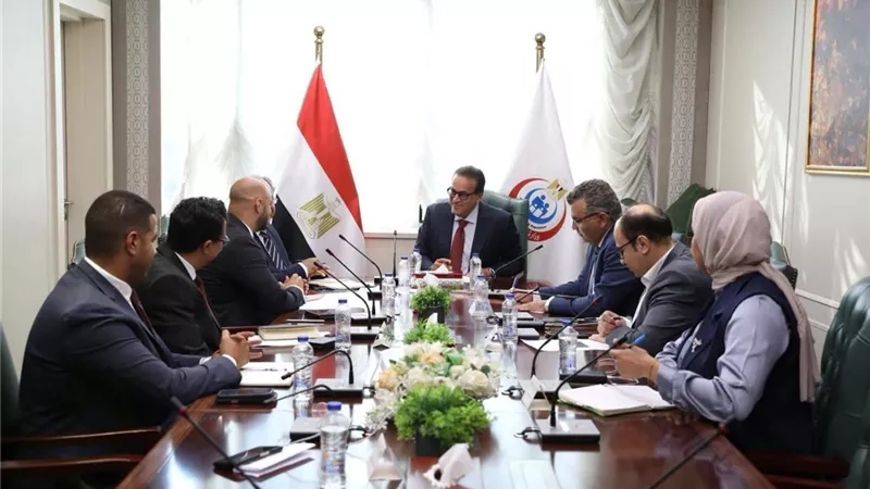 وزير الصحة يبحث مع وفد فيليبس العالمية توطين صناعة الأجهزة الطبية بمصر