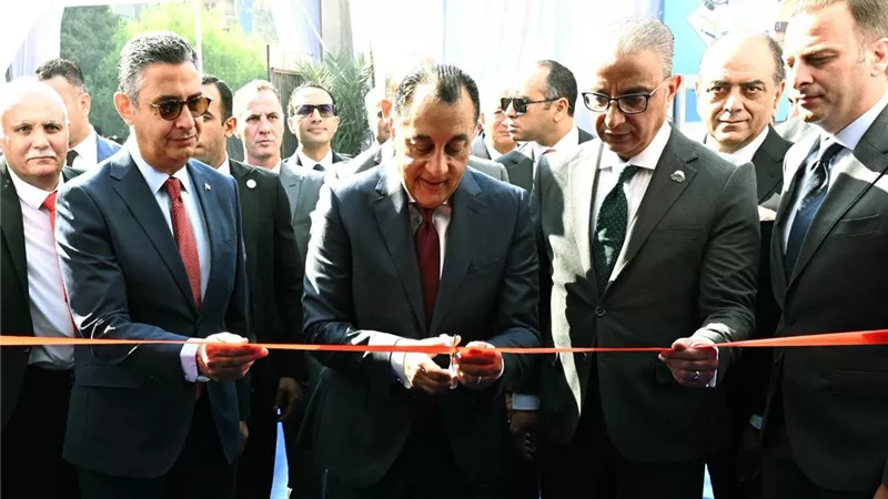رئيس الوزراء يفتتح المعرض الرئيسي لـ 
