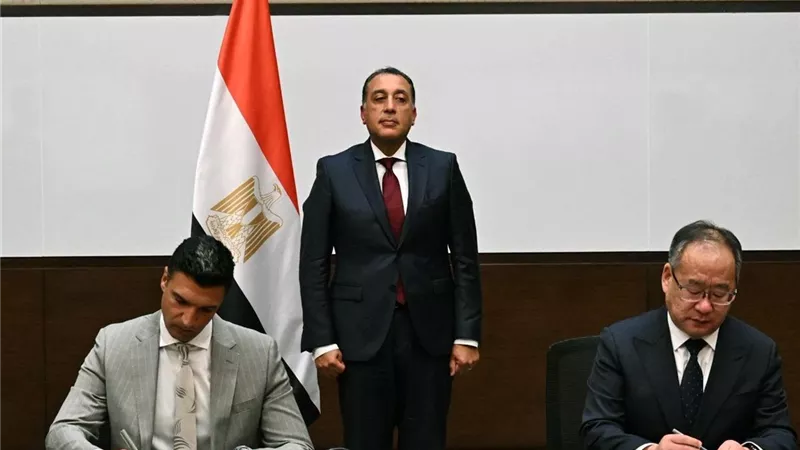 مدبولي يشهد مراسم توقيع مذكرة تفاهم بين الصناعة ومجموعة «لينج لونج» 