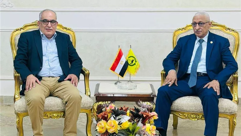 بدعم من 