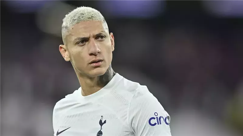 بمساعدة محمد صلاح.. طرابزون يتحرك لضم مهاجم توتنهام الإنجليزي