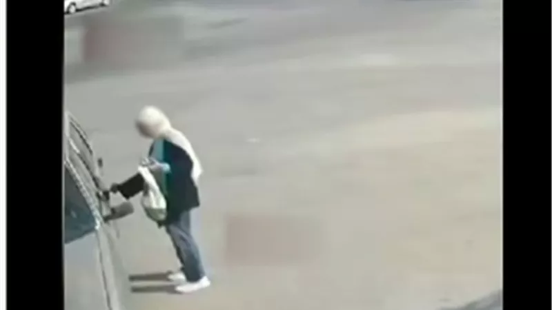 «افتكرتها عربية زميلتها».. حقيقة فيديو سرقة سيارة بالتجمع الخامس