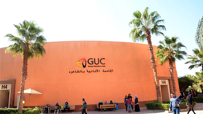 بحضور وزيرة التنمية المحلية والبيئة.. GUC وGIU تقدمان منح التفوق لأوائل المحافظات