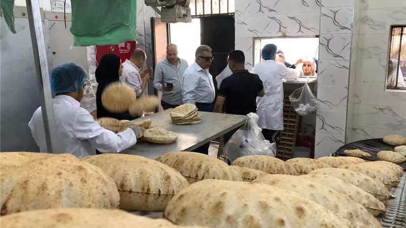 بعد افتتاحه بأيام.. محافظ الدقهلية يتفقد مخبز المحافظة للخبز المدعم بدكرنس