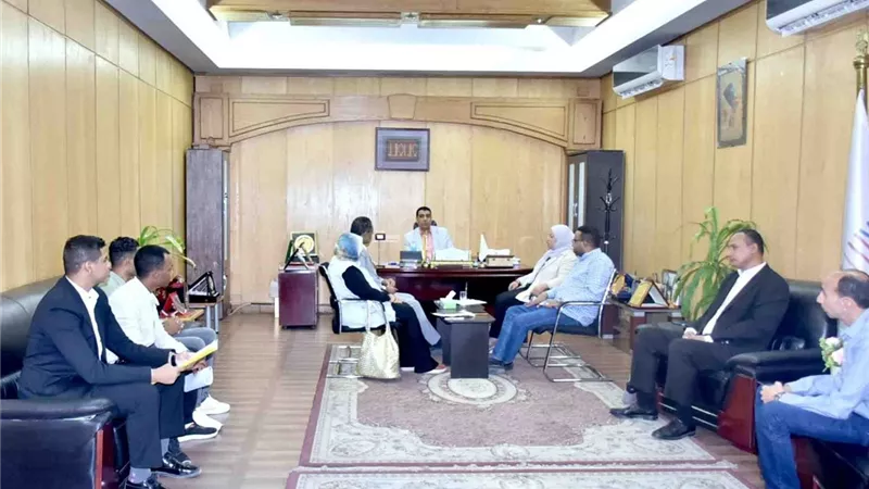 نائب محافظ الأقصر يبحث مع ممثلي الكيانات الشبابية إطلاق مبادرة للنظافة  