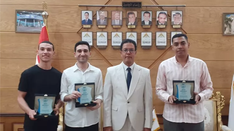 تحويل أسطول سيارات جامعة بنها للعمل بالغاز الطبيعي دعمًا للطاقة النظيفة