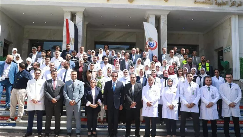 وزير الصحة يتفقد مستشفى دار الشفاء ويوجه بإجراء فحص الماموجرام للسيدات