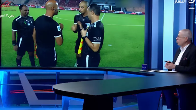 أحمد شوبير يسلط الضوء على «سقطة كارثية» في الدوري بسبب ملابس الحكام