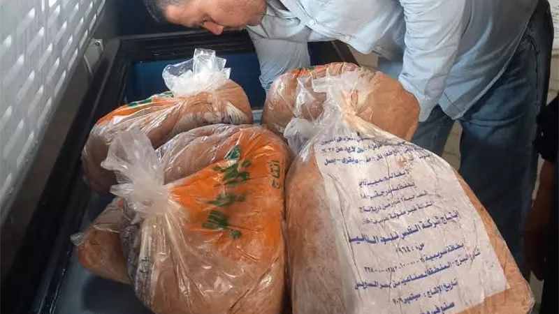 مجهولة المصدر.. ضبط 50 كيلو عجينة حواوشي داخل مطعم ببيلا