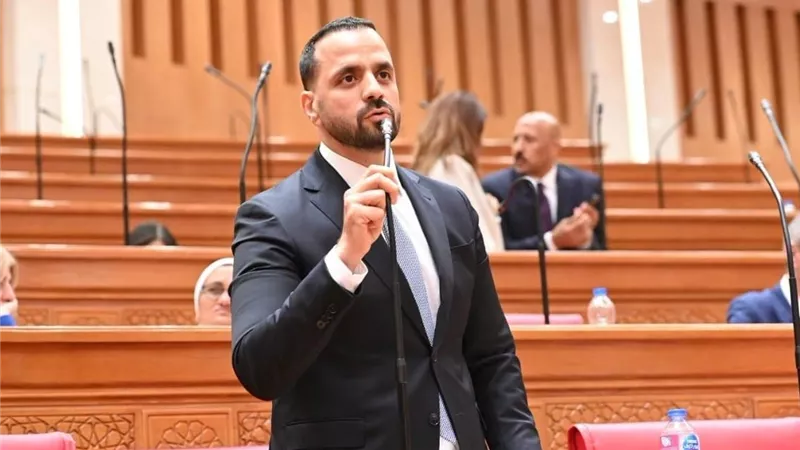 «لماذا لا ننقل الأشجار؟».. نائب يطالب بتعديل الطرق بدلًا من قطعها