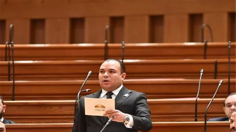 أحمد عصام: من الأهم.. كرسي الوزير أم صحة المواطن؟