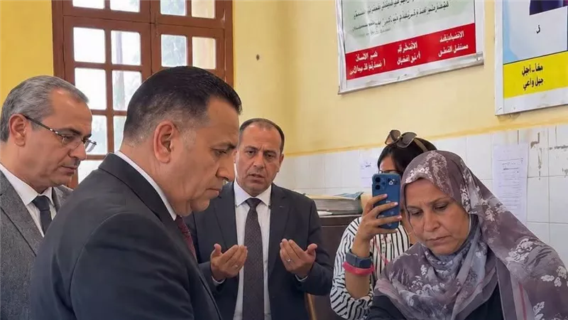 من التوبيخ إلى التكريم.. نقابة المعلمين ترد على واقعة محافظ القليوبية