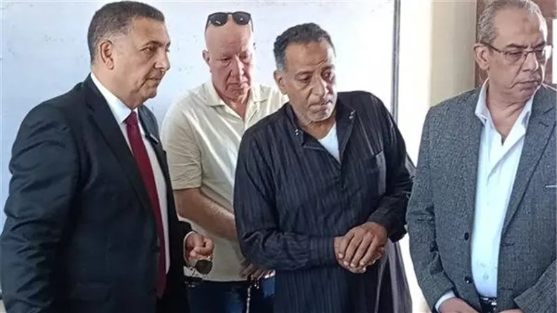 «مش هيتسابوا لوحدهم» المعلمين تكرم مديري مدرستي برقطا والشهيد أحمد سمير