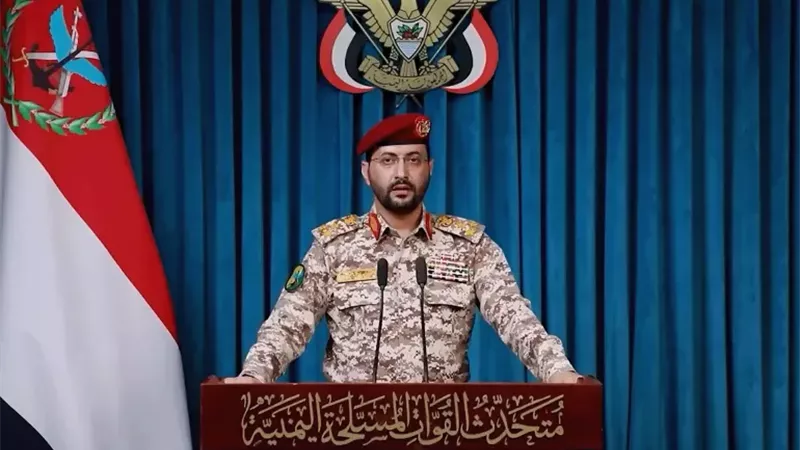 الحوثيون يعلنون استهداف منشآت لأرامكو وقاعدة جوية في جنوب السعودية