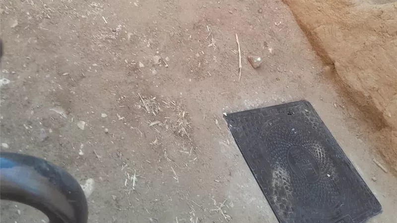 محافظ سوهاج يوجه بتغطية غرف الصرف الصحي بقرية 