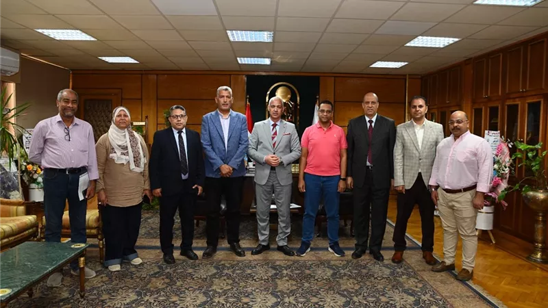 رئيس جامعة أسيوط يستقبل مسؤول متابعة المشروعات بمجلس الوزراء