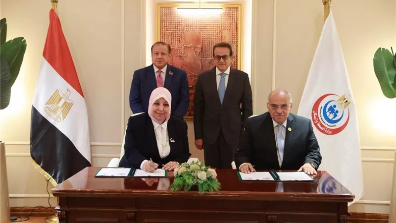 الصحة والملكية الفكرية تبحثان توطين صناعة الدواء وتعزيز الأمن الدوائي