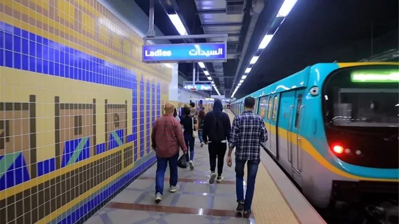 مواعيد تشغيل الخطوط الثلاثة لمترو  الأنفاق والقطار الكهربائي الخفيف LRT 