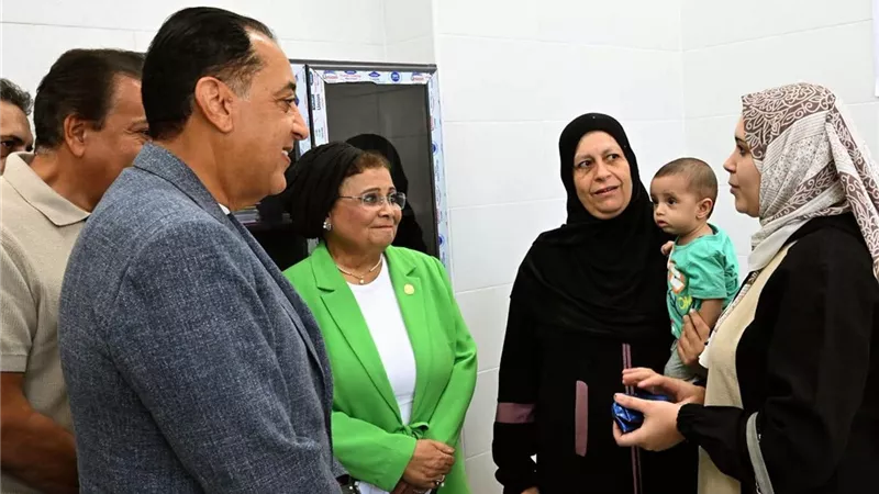 رئيس الوزراء يتفقد مركز طب الأسرة بقرية الجزيرة الخضراء في مطوبس