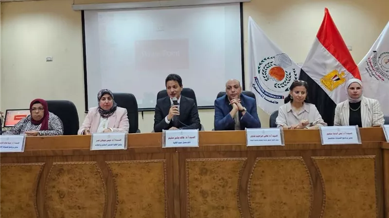 جامعة المنصورة:«صيدلة المنصورة» تفتح حوارًا مع الطلاب الجدد وأولياء أمورهم