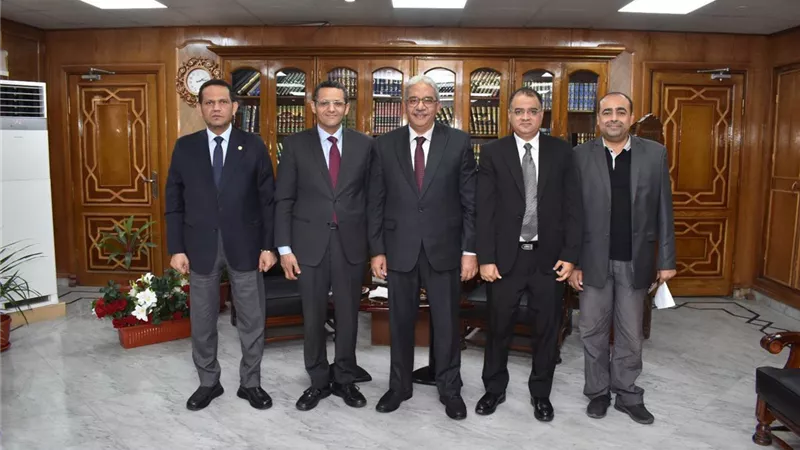 نقيب الصحفيين يزور رئيس جامعة الأزهر لبحث تعزيز التعاون المشترك