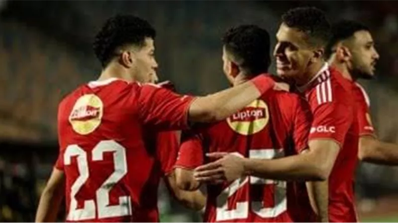الأهلي يتحرك مبكرًا لتدعيم الدفاع.. ومحمود الجزار ضمن الخيارات