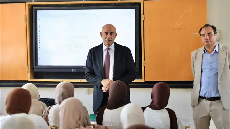 وزير التعليم يتفقد مدارس الغربية في أول أيام الدراسة ويتابع انتظام الطلاب