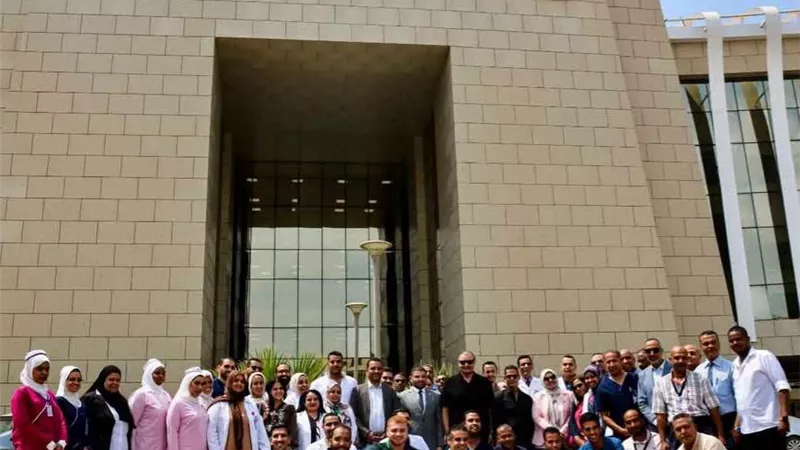 رئيس هيئة الاعتماد والرقابة الصحية يتفقد منشآت التأمين الصحي بالأقصر