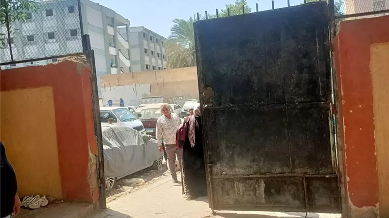 التفاصيل الكاملة لإصابة 7 طلاب بمدرسة دار السلام بسبب تدافع أولياء الأمور