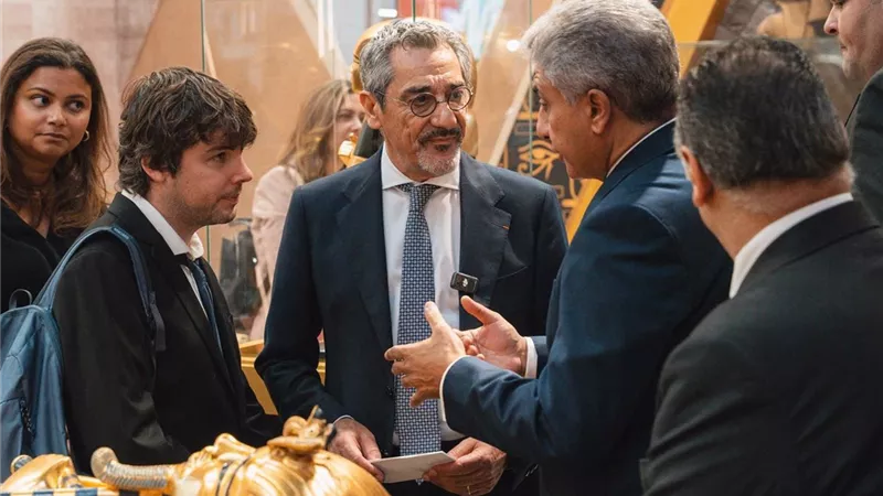 وزير السياحة يستقبل نظيره الفرنسي بالجناح المصري في معرض IFTM Top Resa 202