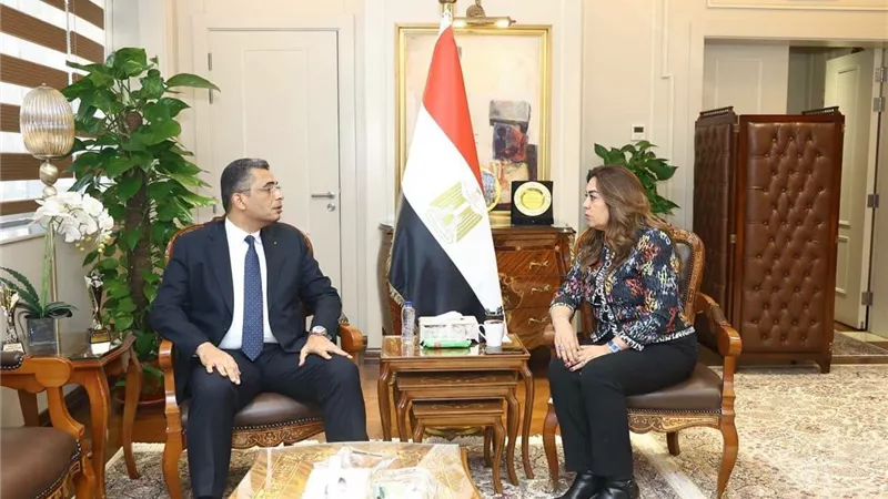 منال عوض توجه بإعداد فيديوهات ترويجية للسياحة البيئية في البحر الأحمر