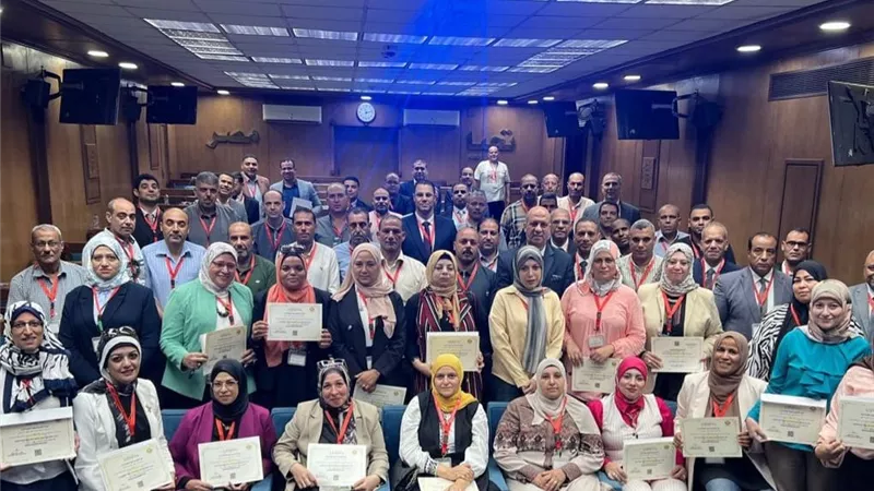 جامعة أسيوط تشارك بوفد من قياداتها الإدارية في البرنامج التدريبي للأكاديمي