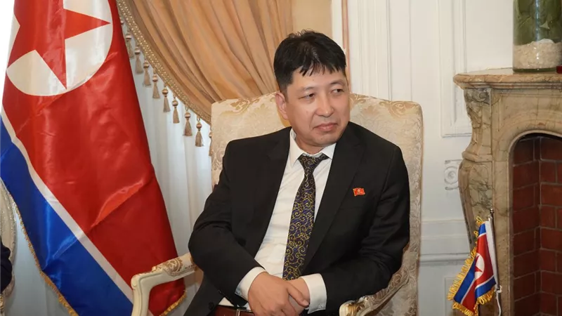 السفير الكوري: حزب العمل الكوري يسعى لتوسيع علاقاته مع الوفد