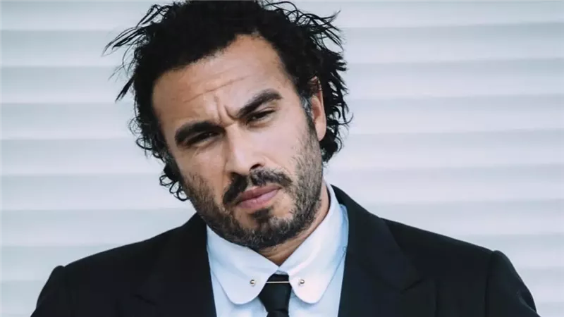هشام عاشور يجسد 